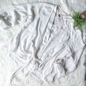 Day to Day Blu Pepper White Faux Wrap Tie Front Top Blouse Shirt L